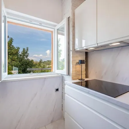 Uniquely Designed Ivana With Outdoor Jacuzzi Nearby The Pebble Banje At The Island Of Solta Villa Rogač