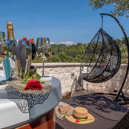 Ivana: Seaside Retreat With Outdoor Jacuzzi On Solta Island Rogac