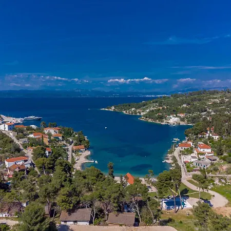 Uniquely Designed Ivana With Outdoor Jacuzzi Nearby The Pebble Banje At The Island Of Solta Villa Rogač