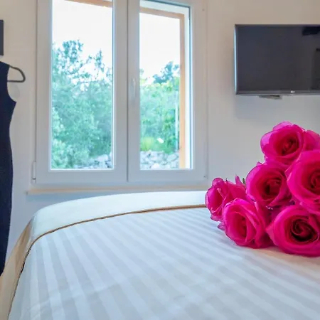 Villa Ivana: Seaside Retreat With Outdoor Jacuzzi On Solta Island Rogac
