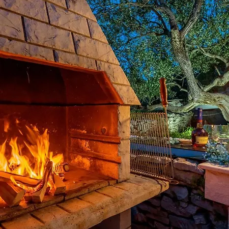 Ivana: Seaside Retreat With Outdoor Jacuzzi On Solta Island Villa Rogac