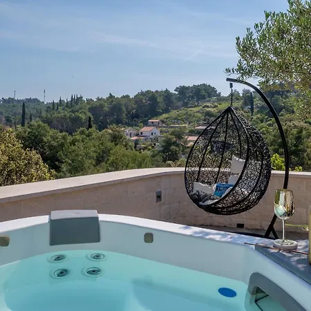 Ivana: Seaside Retreat With Outdoor Jacuzzi On Solta Island Villa *